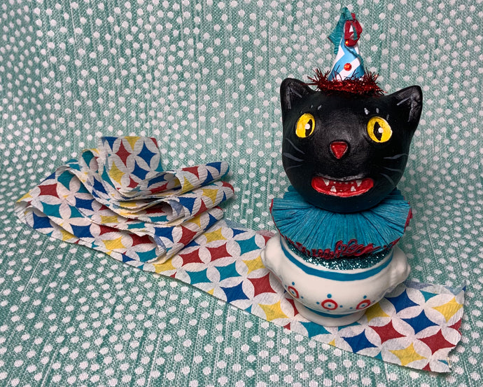Kitty in a Cup Totem - Teal Blue