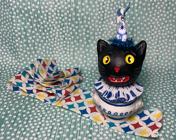 Kitty in a Cup Totem - Blue