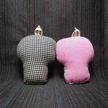 Load image into Gallery viewer, Plush Sugar Skull Ornament Set
